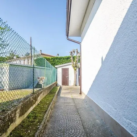 In Mit Grill, Garten Und Terrasse ليدو ديلي نازيوني