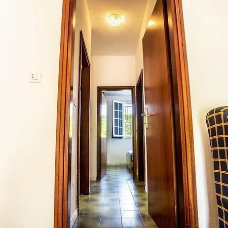 بيت للعطل In Mit Grill, Garten Und Terrasse