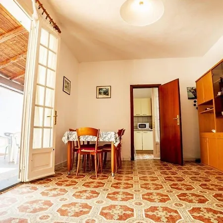 بيت للعطل In Mit Grill, Garten Und Terrasse ليدو ديلي نازيوني